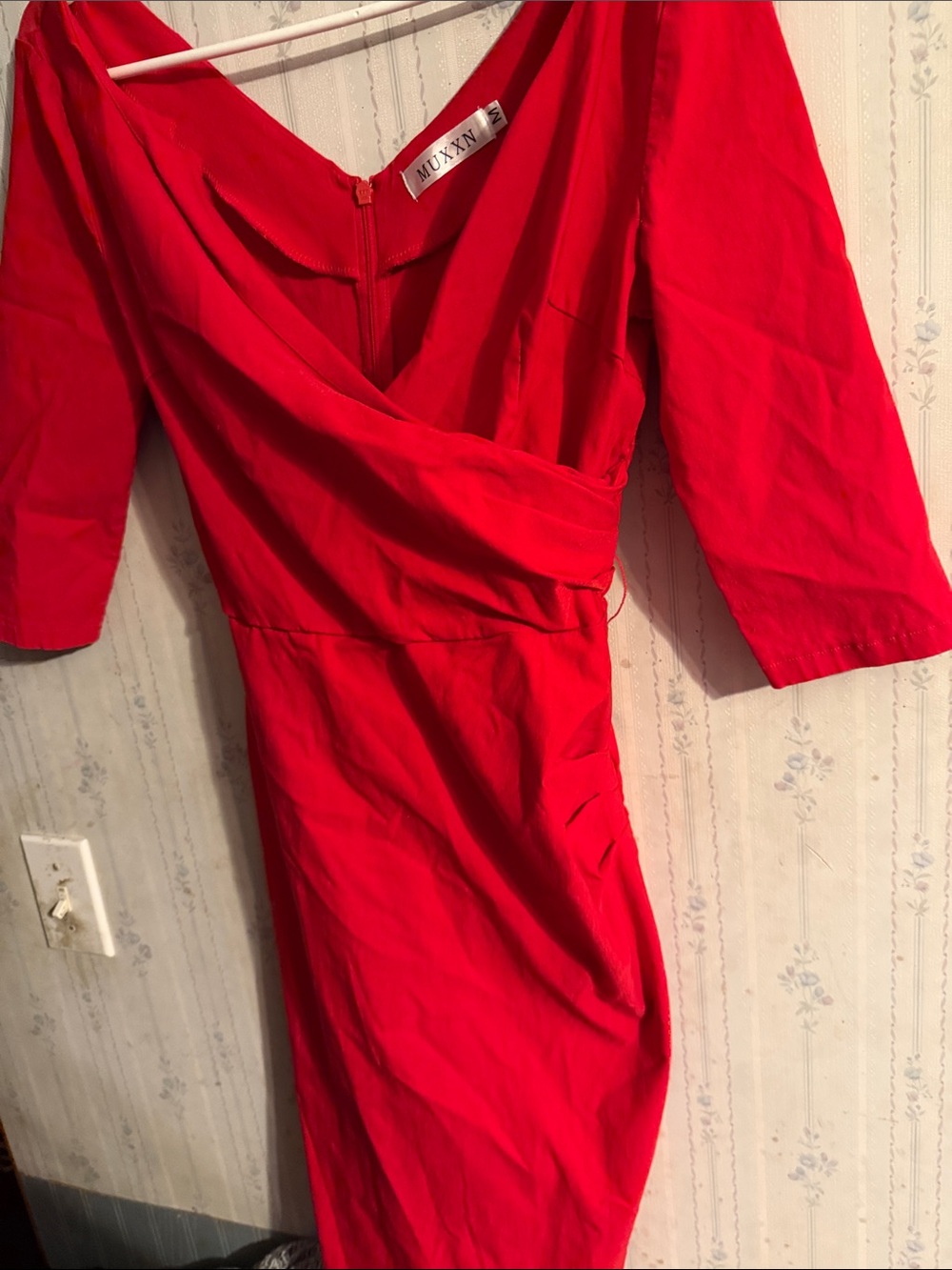 MUNXNY Red V-Neck 3/4 Sleeve Sheath Dress